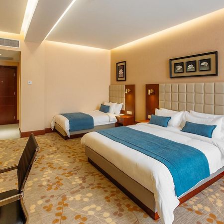 Horizont Hotel Tbilisi Bagian luar foto
