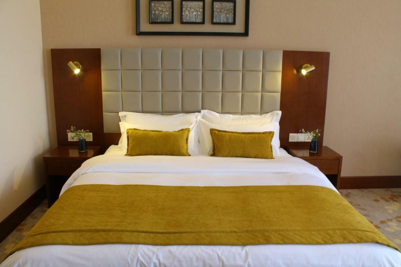 Horizont Hotel Tbilisi Bagian luar foto