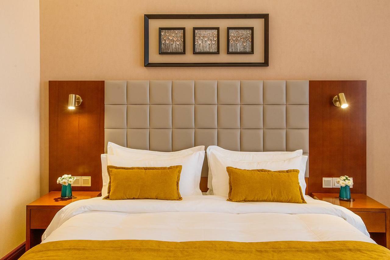 Horizont Hotel Tbilisi Bagian luar foto
