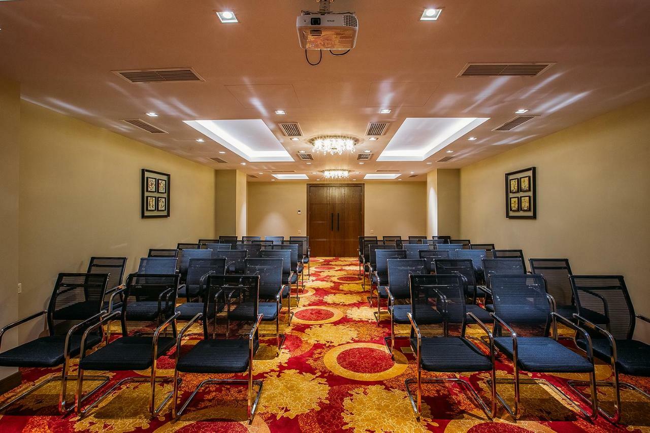 Horizont Hotel Tbilisi Bagian luar foto