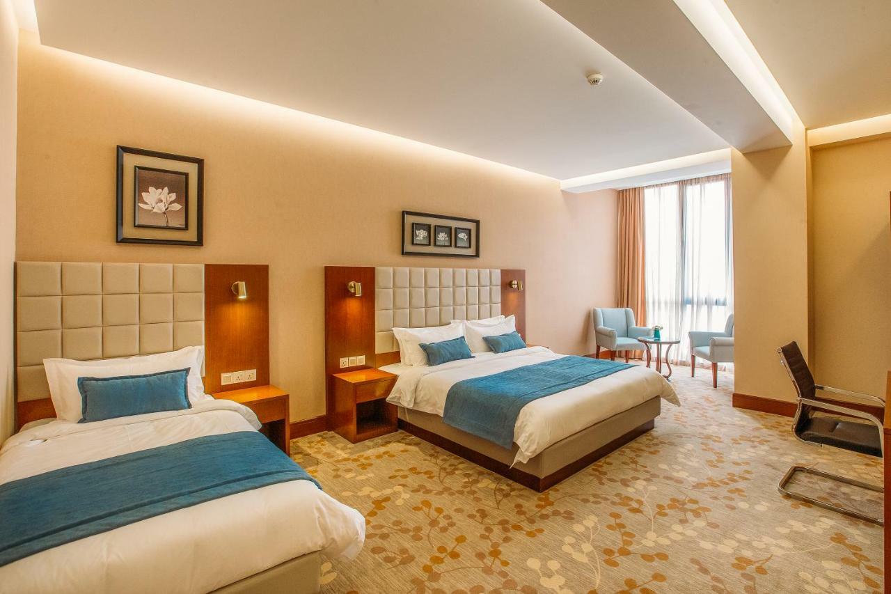 Horizont Hotel Tbilisi Bagian luar foto