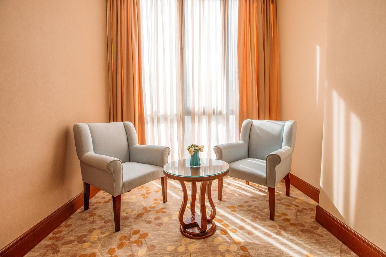 Horizont Hotel Tbilisi Bagian luar foto