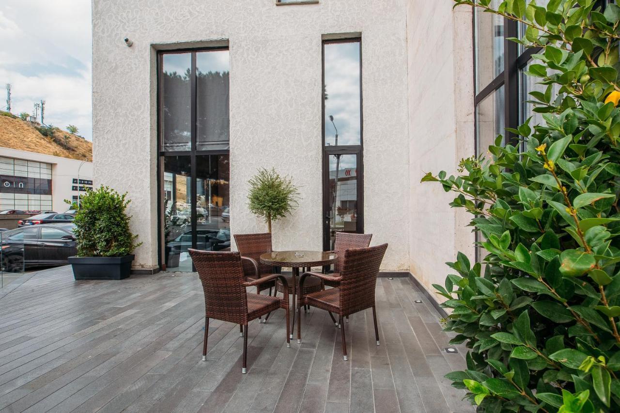 Horizont Hotel Tbilisi Bagian luar foto