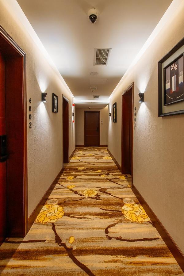 Horizont Hotel Tbilisi Bagian luar foto