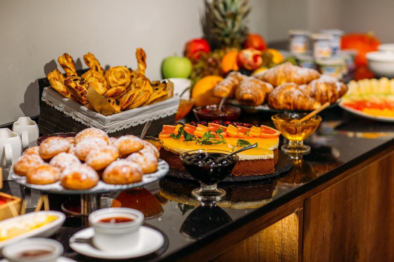 Horizont Hotel Tbilisi Bagian luar foto