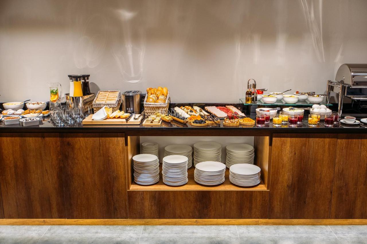 Horizont Hotel Tbilisi Bagian luar foto