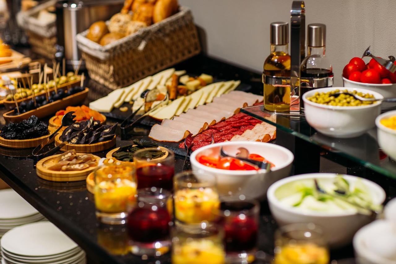 Horizont Hotel Tbilisi Bagian luar foto
